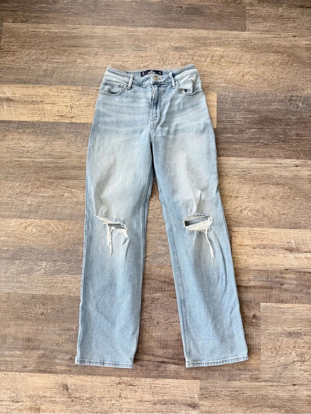 Hollister Ultra High Rise Dad Jeans Light Wash Distressed 27 5R